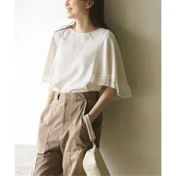 플레어 슬리브 반팔 블라우스