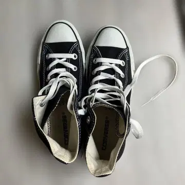 컨버스 블랙 하이컷 스니커즈