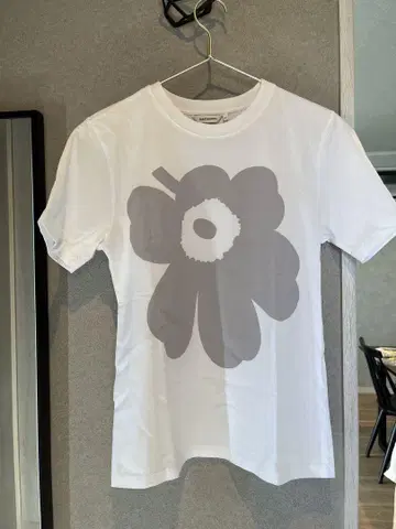 마리메코 꽃무늬 티셔츠 unikko