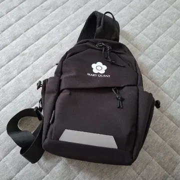 MARY QUANT 바디백 블랙