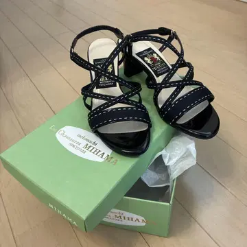 MIHAMA 블랙 스트랩 샌들, 거의 미사용 (시착만 한 상품)
