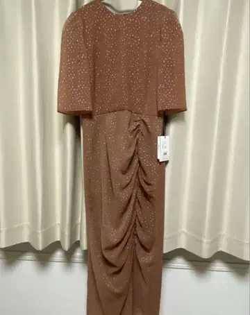 브라운 반팔 무릎 기장 원피스 38
