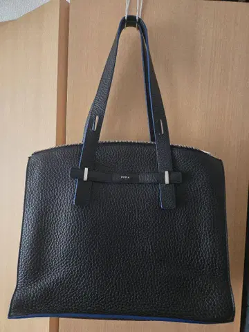 FURLA 훌라 조베 블랙 가죽 토트백 유니섹스