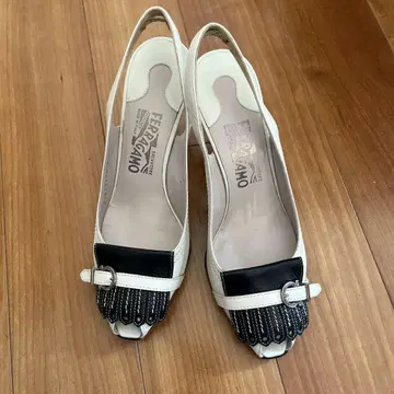 새상품급 페라가모 페라가모 엘레강트 오픈토 신발 펌프스