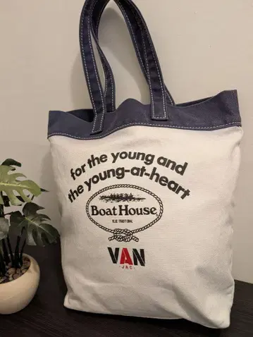 Boat House 토트백 화이트/네이비