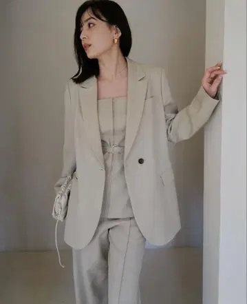 베이지 싱글 버튼 셋업 팬츠