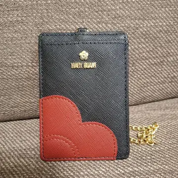 MARY QUANT 패스 케이스