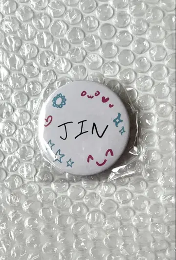 BTS JIN 캡슐 토이 캔뱃지