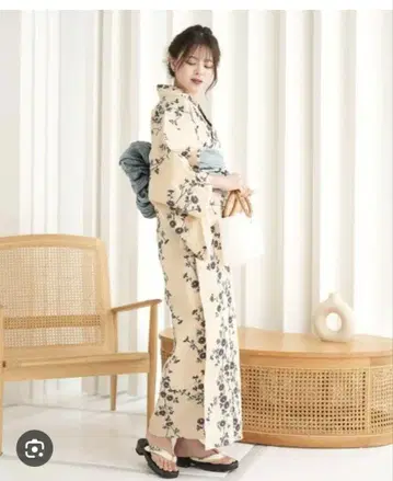 utatane 작은 국화 패턴 베이지 유카타 F 사이즈