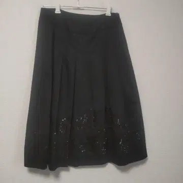 LAURA ASHLEY 블랙 스팽글 자수 플레어 스커트 무릎 아래 기장