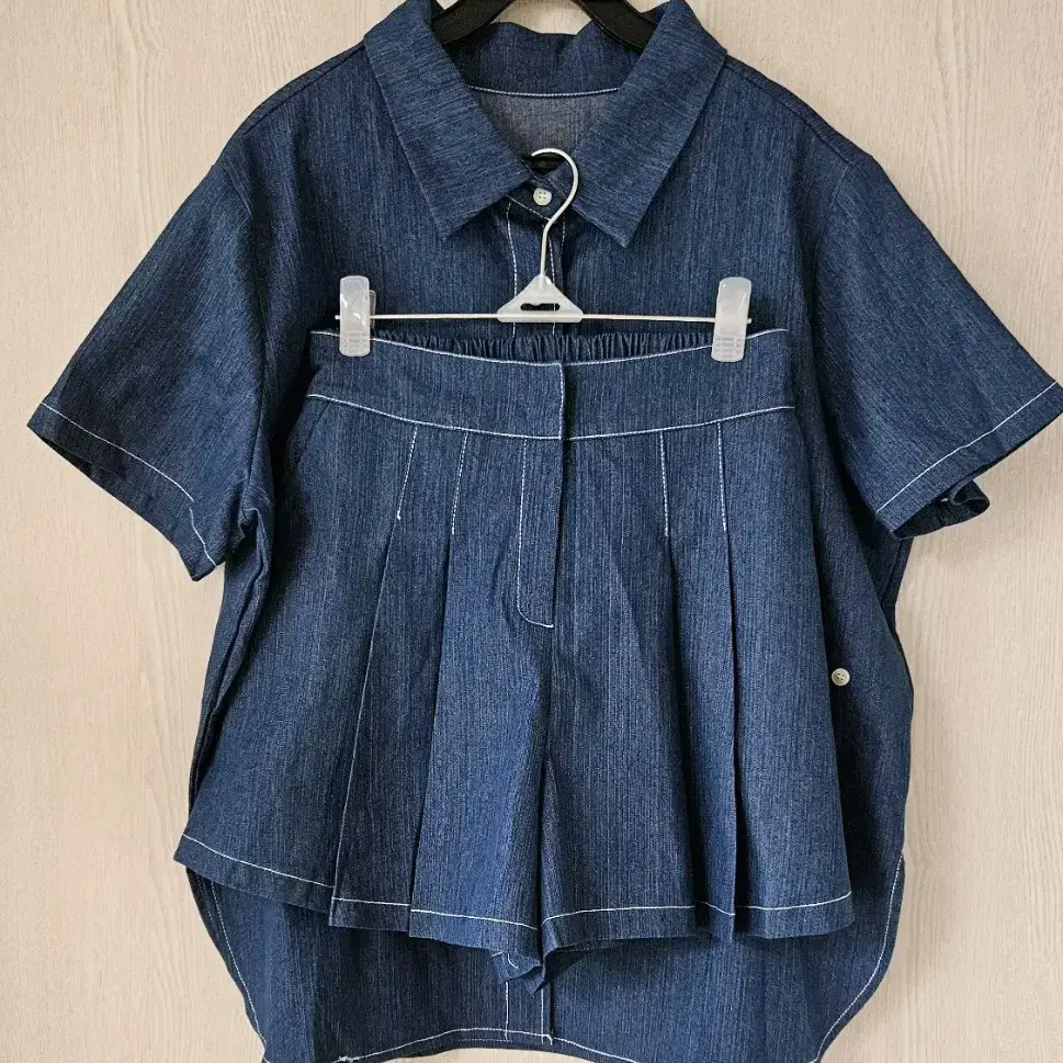 TYPESERVICE ♥ Front Slit Ribbon T-Shirt/追跡付 TYPESERVICE ♥ Front Slit Ribbon T-Shirt/追跡付 (typeservice