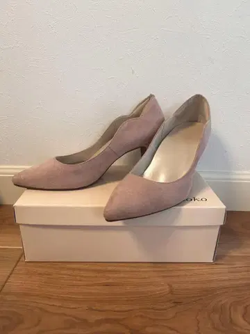 새상품급 velikoko 핑크 스캘럽 힐 7cm 24.5cm