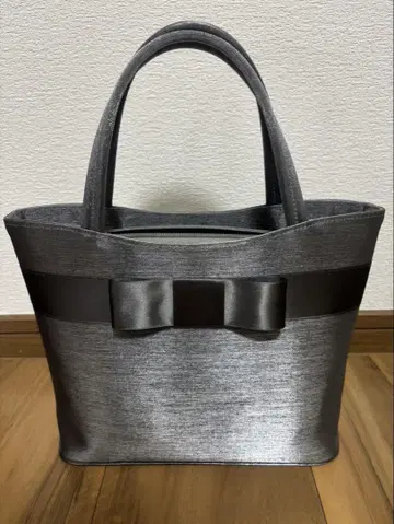 도쿄 소와르 컬러 포멀 백 리본 실버