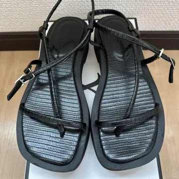 LILYBROWN 스트랩 샌들