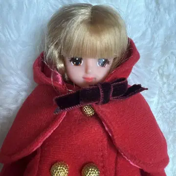 제니 양 일본제 빨간색 의상