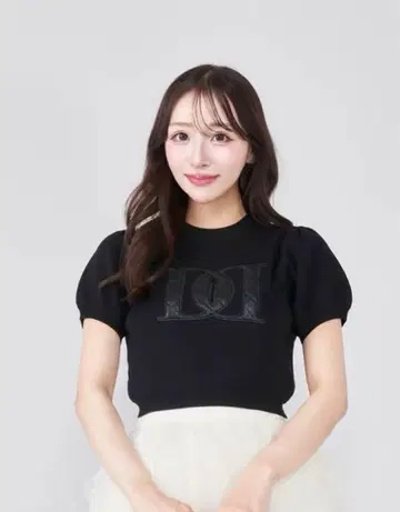 백 오픈 아플리케 니트 탑