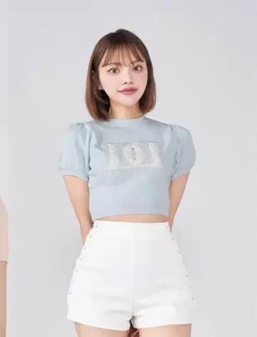 백 오픈 아플리케 니트 탑