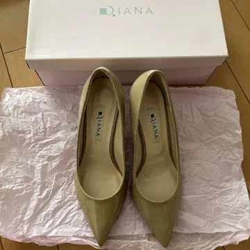 DIANA 베이지 스틸레토 하이힐