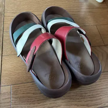 캐주얼 샌들 레드 화이트 그린