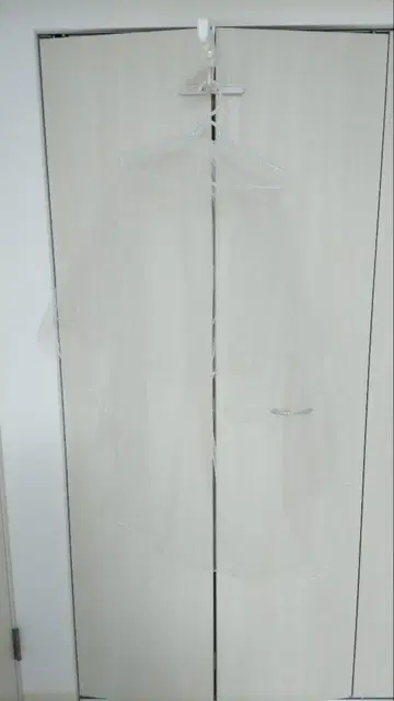 화이트 웨딩 베일 빗 포함 innocently