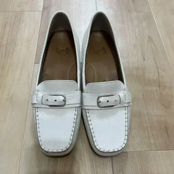 ing 화이트 로퍼 24.5cm EE