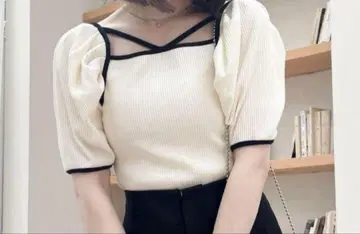 헤더 모듬 퍼프 슬리브 티셔츠