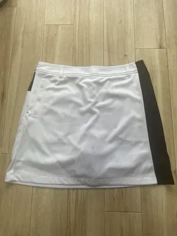 준 앤 로페 스커트 화이트/블랙