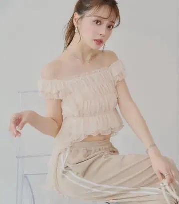 Chico 레이스 드롭 프릴 셔링 블라우스