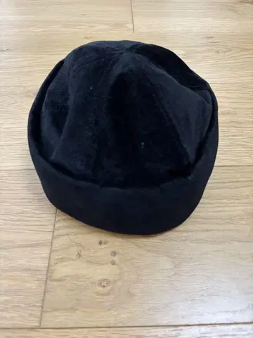 Tightbooth 블랙 스웨이드 캡