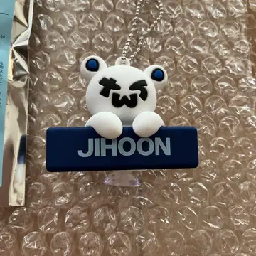 tws JIHOON 베어 키링