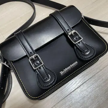 Dr. Martens 숄더 백 7인치