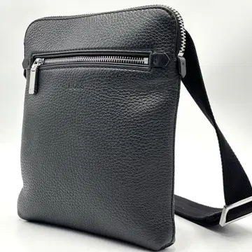 컨디션 최상 HUGO BOSS 남성용 주름 가죽 사코슈 숄더백 가죽