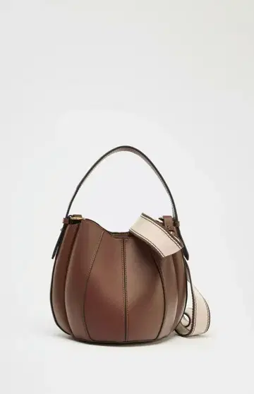 자라 스티치 버킷 백