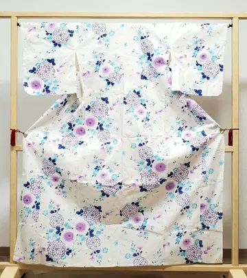 A 유카타 금붕어와 꽃 무늬 반짝이는 화이트 컬러 면 여름 아이템 기모노
