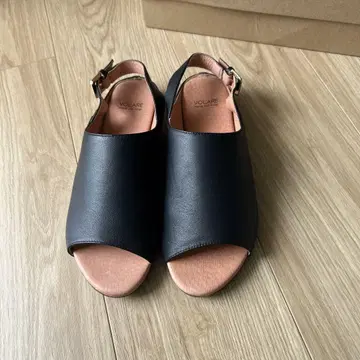 VOLARE 블랙 오픈토 샌들 36