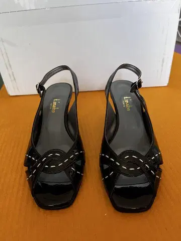 t.inaba 블랙 샌들 중고