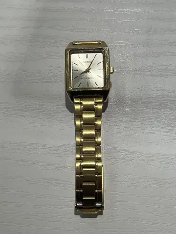 CASIO 카시오 여성용 손목시계 골드 스퀘어형