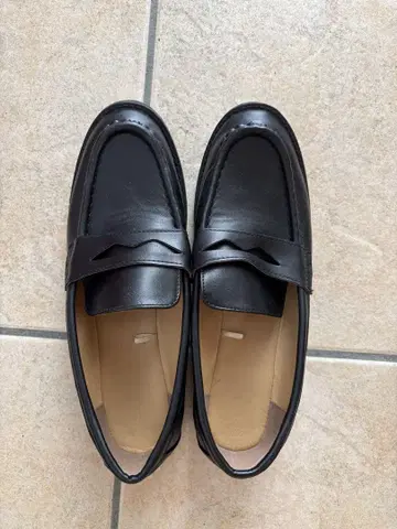 블랙 로퍼 컷 아웃 디테일 24.5cm