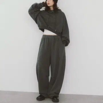 와이드 실루엣 스웨트 팬츠