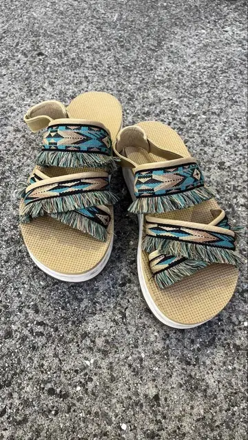 Teva 통굽 플랫 샌들 23.0cm