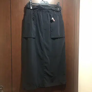 24SS BARNYARD 스톰 입체 포켓 라이트 스커트 블랙