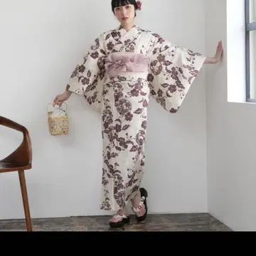 utatane 유카타 3개 세트 레트로 베이지에 크림슨 꽃과 가지