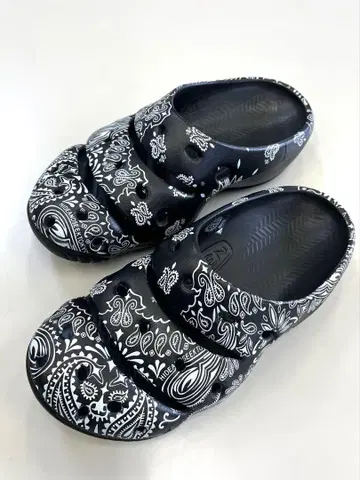 KEEN YOGUI ARTS H&S 하이 도어 앤 시크 배송비 포함