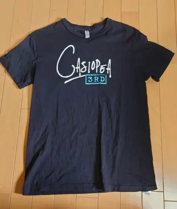 Casioppea 3rd 로고 티셔츠 블랙