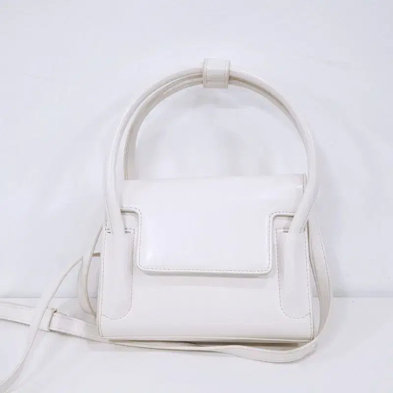 FIND KAPOOR | 파인드카푸어 Find Kapoor Becky Bag 29 White on