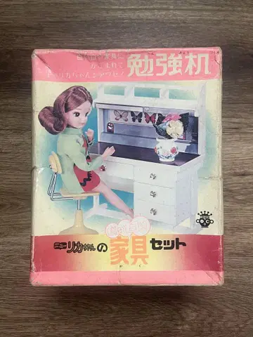 타카라 뉴 리카짱의 화이트 화이트 가구 세트 책상