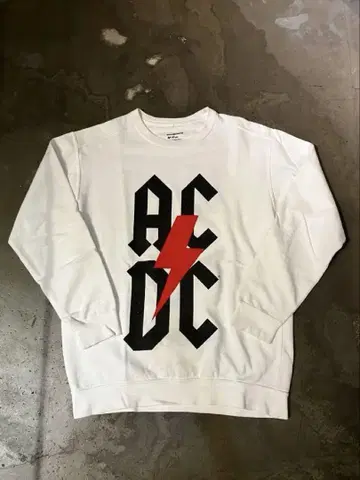 EPIC RIGHTS AC DC 크루넥 맨투맨 화이트