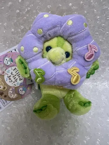 닷피 & 프렌즈 필드 위드 조이 봉제 인형 배지 올멜