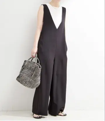 B.C STOCK 워셔블 딥 V 리인 살로펫 M 사이즈