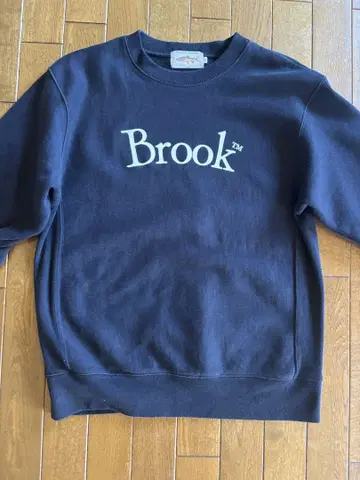 Brook 네이비 크루넥 트레이닝복